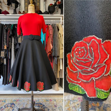 vintage 1950s black felt circle skirt with applique roses, small 27, novelty vlv 