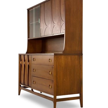 Broyhill Brasilia Display Hutch and Buffet (6140-10 & 25), Circa 1960s - *Please ask for a shipping quote before you buy. 