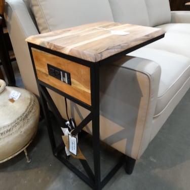 Wood Top Sofa End Table with Outlet