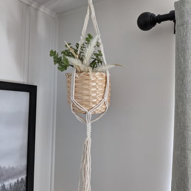 White Spiral Macrame Plant Hanger 