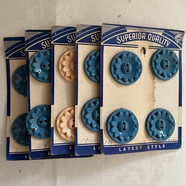 Buttons plastic 20 on 5 cards 