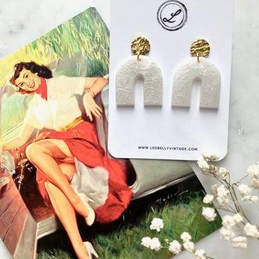 Pearl White Horseshoe Earrings | Pearl White Earrings | White Earrings | Vintage Style | Resin Earrings 