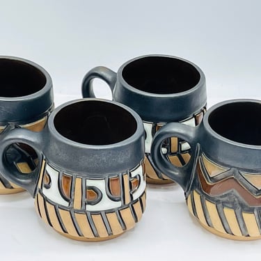 Vintage Artesania Rinconada Uruguay set of four small Coffee Espresso Mugs cups- Great Condition 