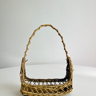 Antique Wicker Basket, 1930s, great for carrying jars, small items, serving jams, preserves, farmhouse kitchen decor, vintage gift 