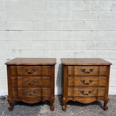 Pair of Vintage French Provincial Nightstands Bedside Tables End Side Table Regency Hollywood Bassett Bedroom Furniture CUSTOM PAINT AVAIL 