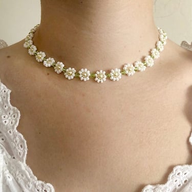 Handmade Yellow/White Classic Daisy Glass Bead Floral Necklace 