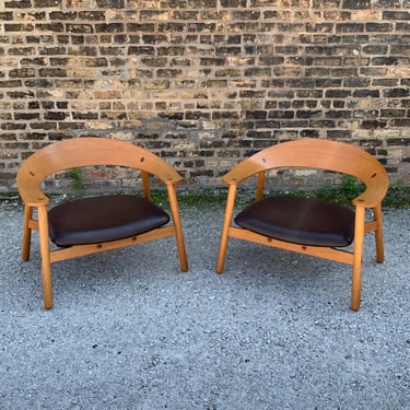 Pair of Lounge Chairs #102 by Henrik Bonnelycke 