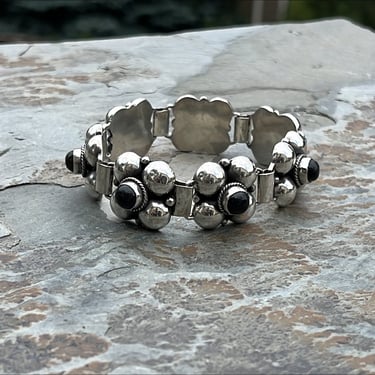 Vintage Mexico Silver and Black Onyx Half Globe Design 7 Inch Bracelet c. 1940's 