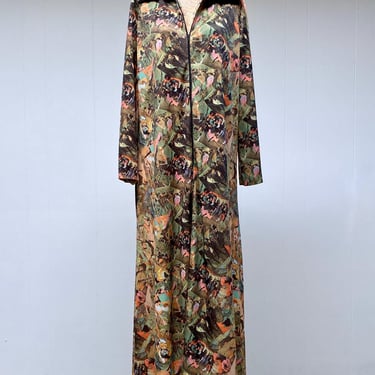 Vintage 1970s Nylon Zippered Toulouse-Lautrec Print Robe, 70s Kaftan Style Dressing Gown, Boho Polyester Loungewear, Medium 44" Bust 