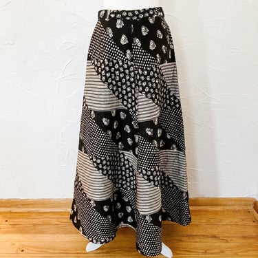 70s Quilted Black and Cream Monochrome Patchwork Printed Maxi Skirt | Medium/30