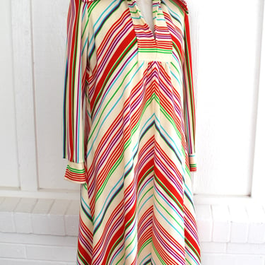 1970s - Cheveron Stripe - Mid Century Mod - Kaftan Style - Day Dress - Estimated size L 