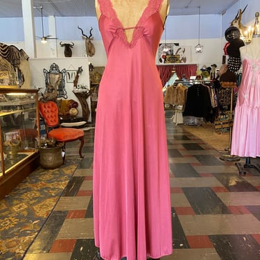 1970s slinky nightgown, low cut, vintage lingerie, sexy nighty, small, plunging neckline, nylon and lace, disco 