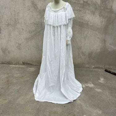 Victorian White Cotton Nightgown Long Ruffle Collar Dress Lace Ribbon Vintage