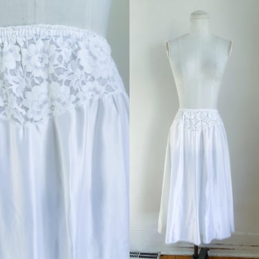 Vintage 1970s White Lace Half Slip / Slip Skirt // S-M 