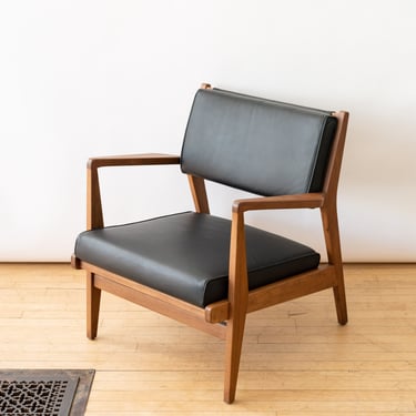 Jens Risom Walnut Lounge Chair