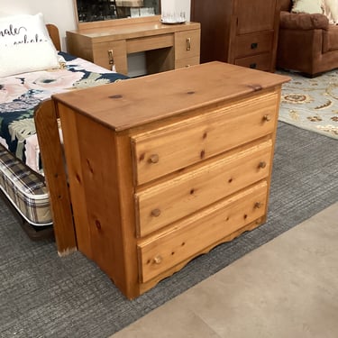 Small 3-Drawer Dresser