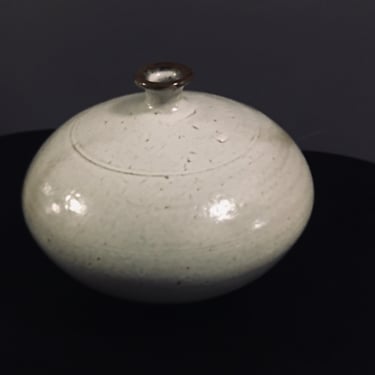 784 Japanese Tamba-ware White with Faint Colors Textured Glaze Vase