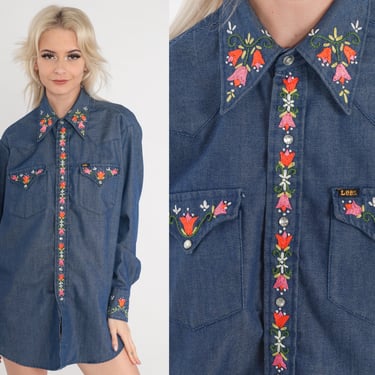 Embroidered Western Shirt 70s Floral Denim Pearl Snap Lee Button up Rodeo Shirt Blue Jean Collared Top Long Sleeve Vintage 1970s Mens 17 35 