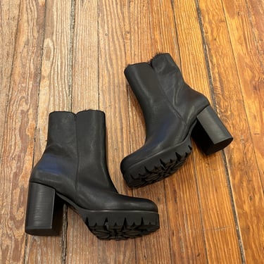 Percy Winter Boot Black Sample