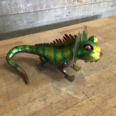 Colorful Lizard Garden Sculpture (Tacoma)