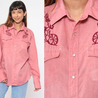Embroidered Western Shirt 70s Pink Floral Pearl Snap Shirt Metallic Button up Flower Rodeo Cowboy Top Vintage 1970s Youngbloods Men's Large 