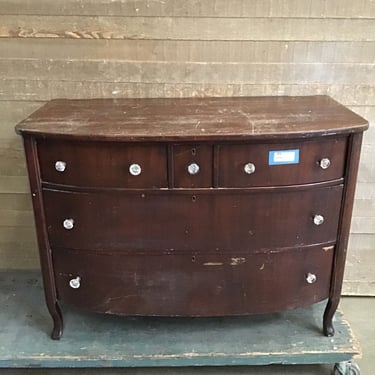 Antique Dresser w/ Glass Knobs (Tacoma)