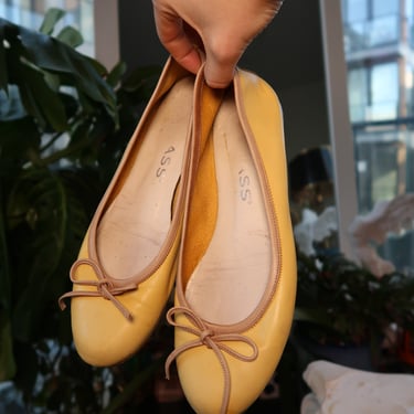 Vintage Yellow and Beige Ballet Flats