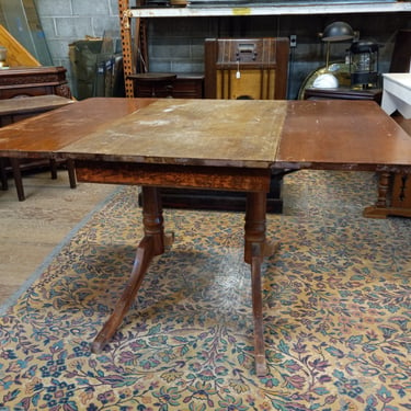 Vintage dual drop leaf table 54 X 40 X 29.25