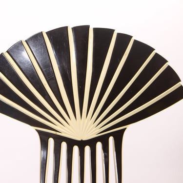 1930s Art Deco Black and Cream Celluloid Decorative Hair Comb 