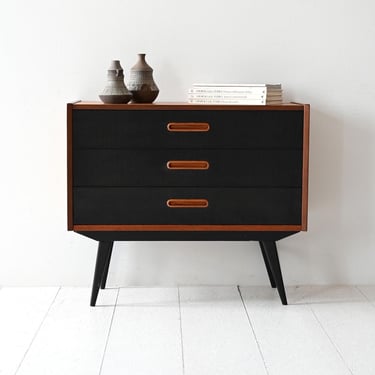 Vintage Scandinavian Teak Dresser with Black Drawer Fronts and Sculpted Handles, 1960s 