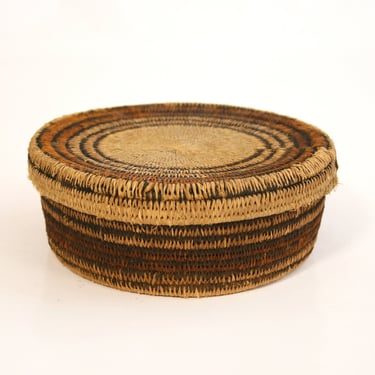 Small Round Vintage Woven Seagrass Storage Box Ribbed Reed Brown Folk Art Rustic Cylindrical African Striped Jewellery Decorative Primitive 