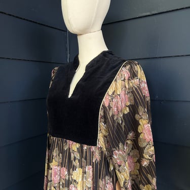 1970s Velvet and Chiffon Floral Peasant Dress Made in the UK Vintage 34 Bust 