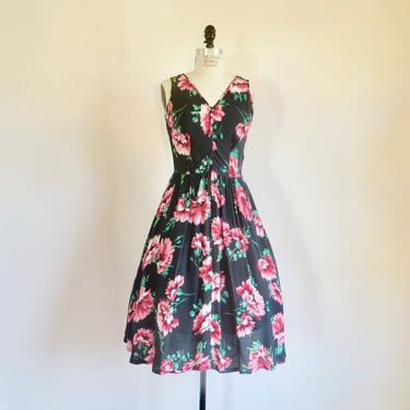 1940's 50's Black and Pink Floral Rayon Day Dress Fit and Flare Rockabilly Swing Sleeveless Spring Summer 29.5