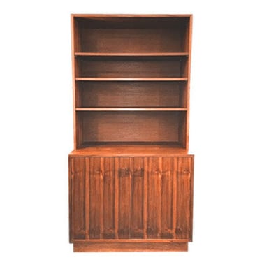 MCM Display Hutch