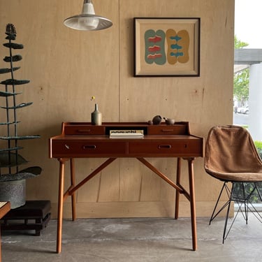 Arne Wahl Iversen desk