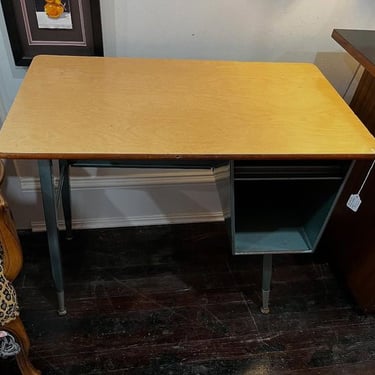 Mid century school desk! 32” wide 18” deep 29” tall 