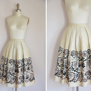 50s Wallflower skirt/ vintage 1950s full skirt/ 50s heavy  embroidered skirt 