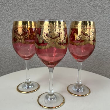 Vintage set 3 wine glasses Cranberry pink with gold accent by J Preziosi Lavorato made in Italy 