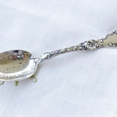 Antique Sterling Silver souvenir spoon, Reed & Barton Les Cinq Fleurs teaspoon c.1900. Ornate Floral Handle w/ Engraved Bowl. CKGC 1902 