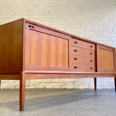 Extra LONG Mid Century Modern Teak CREDENZA / Media Stand by H.W. Klein for Bramin, c. 1960s 