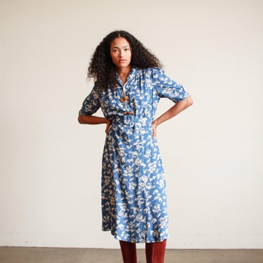 1940s Cerulean Cold Rayon Chinoiserie Motif Belted Dress 