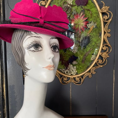 1940s hat, magenta wool felt, tilt, vintage hat, huge bow, net veil, dark pink hat, film noir style, avant garde, New York creations, top 