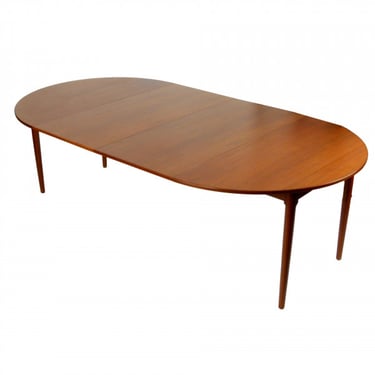 Scandinavian Teak Dining Table with Two Leaves