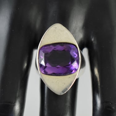 Big 60's sterling amethyst size 8.5 Modernist ring, Atomic purple stone 925 silver pointed oval statement 