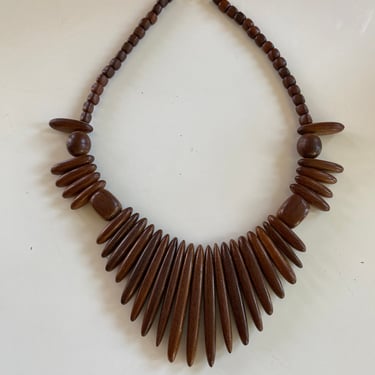 1980s necklace, ethnic style, wood beads, bib necklace, vintage jewelry, tribal style, statement necklace, fan like, graduated, avant garde 