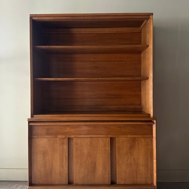 Maple hutch