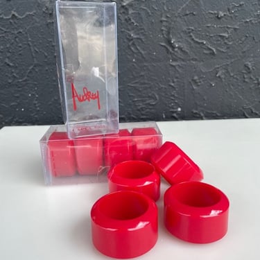 Red Plastic 80s Napkin Rings \/ Set of 8