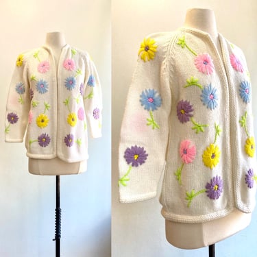Vintage 60s Cardigan Sweater /  MOD YARN EMBROIDERED Flowers in Pastel Pink Purple Blue + Yellow / Acrylic 