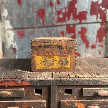 Antique Pawnee Salmon Durand-McNeil-Horner Chicago Wood Crate 