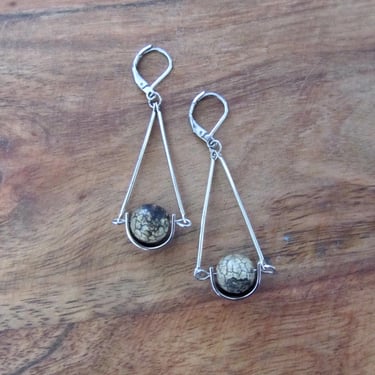 Silver pendulum earrings, crackle agate 